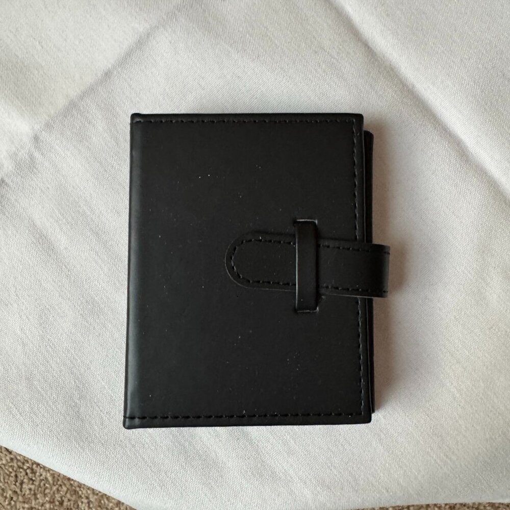 NWOT Prestige Black Photo Holder Book 2.5" x 3.5"